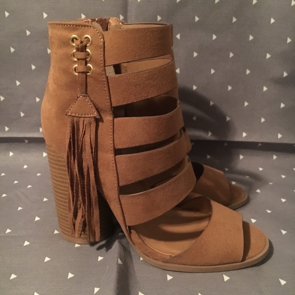 NWOT Chunky booties Sz 5.5